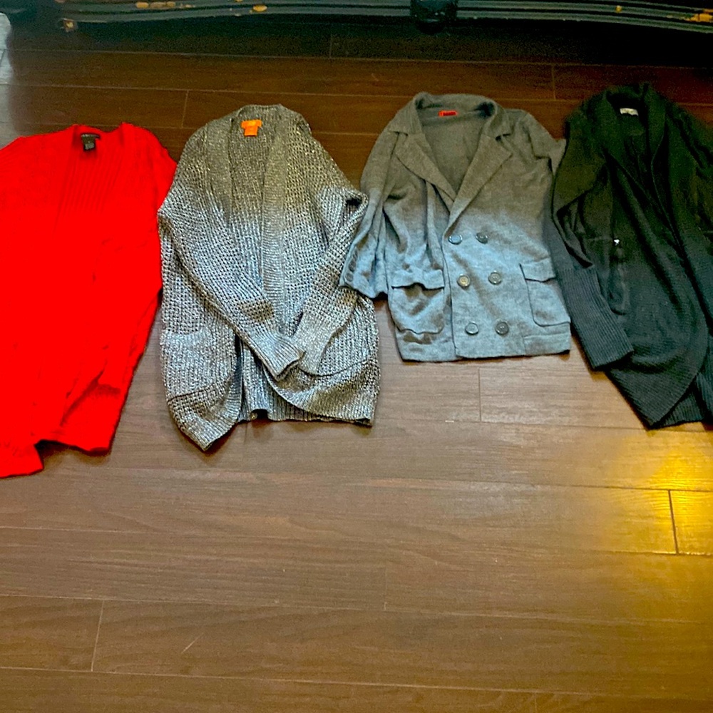 Cardigan bundle size small